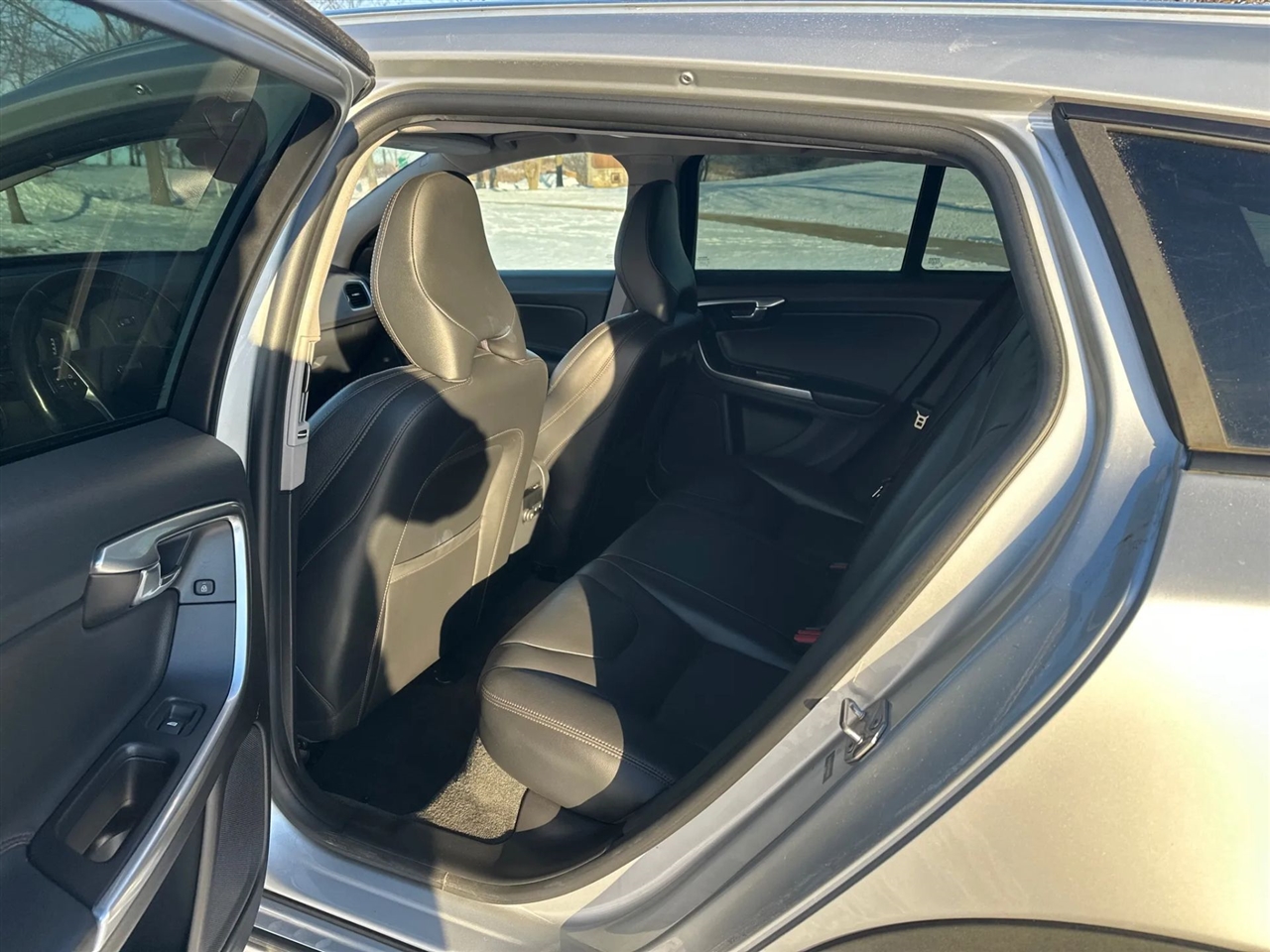 Volvo V60 Cross Country  2015