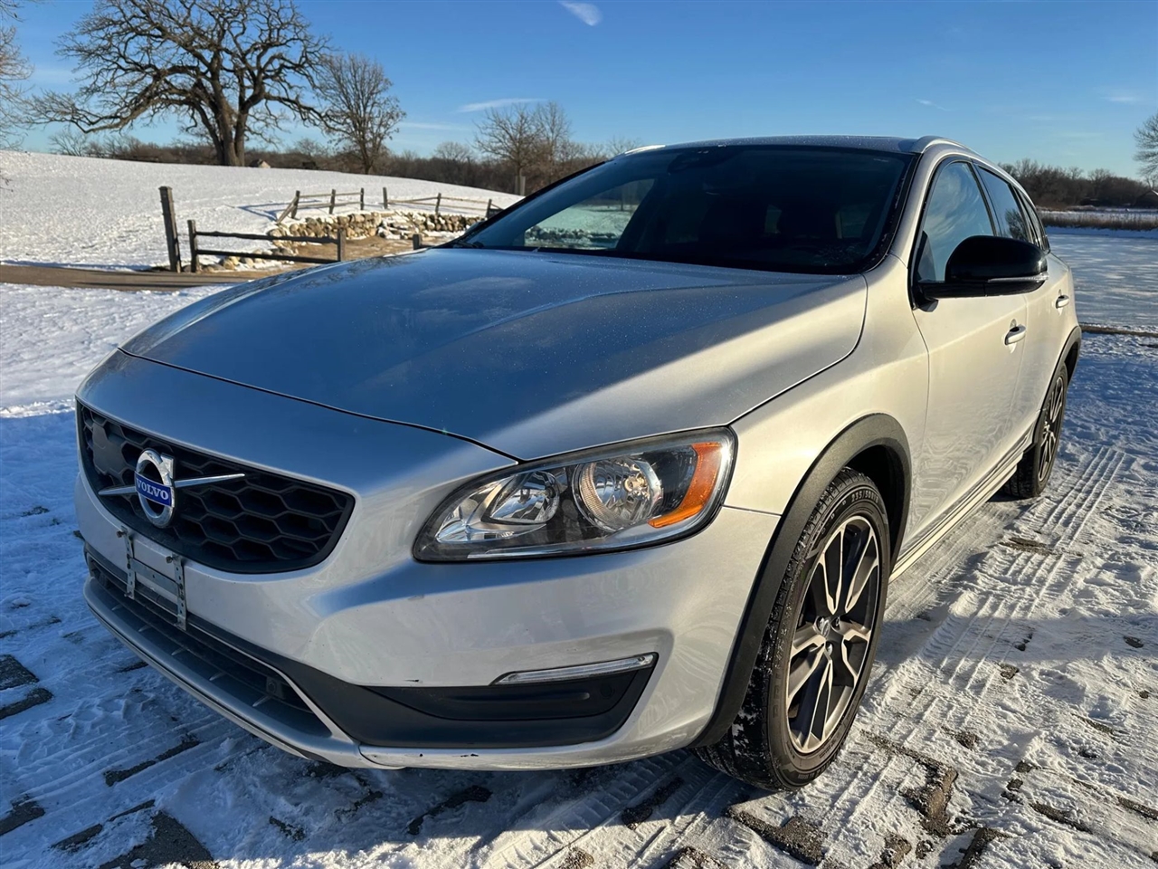 Volvo V60 Cross Country  2015