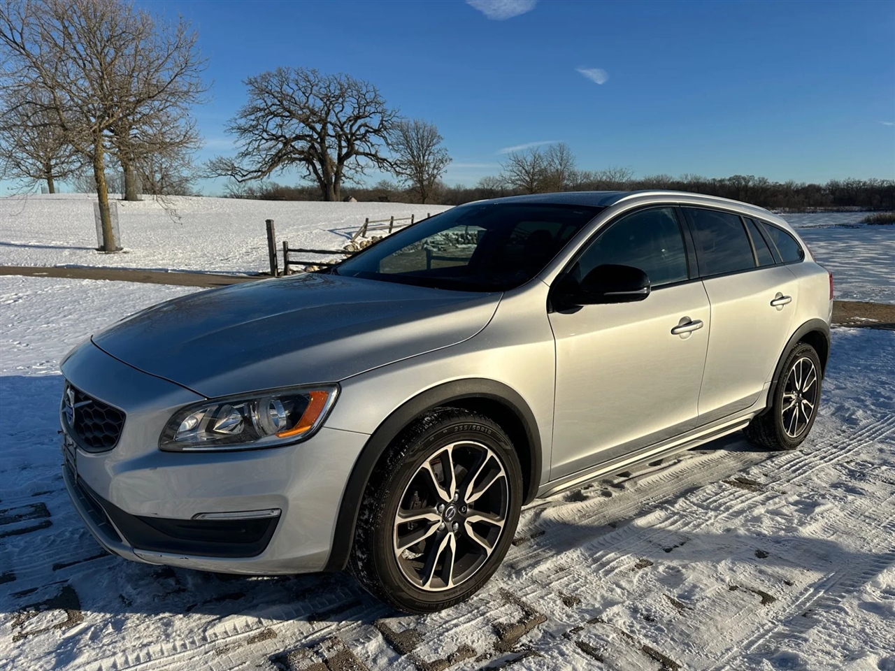 Volvo V60 Cross Country  2015