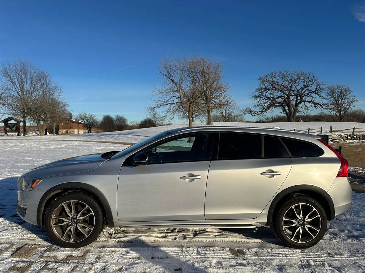 Volvo V60 Cross Country  2015
