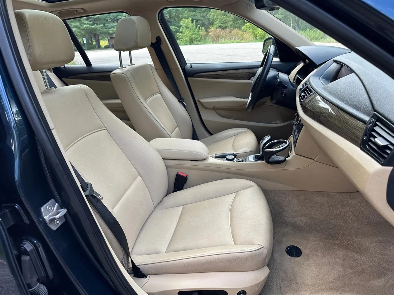 BMW X1  2013