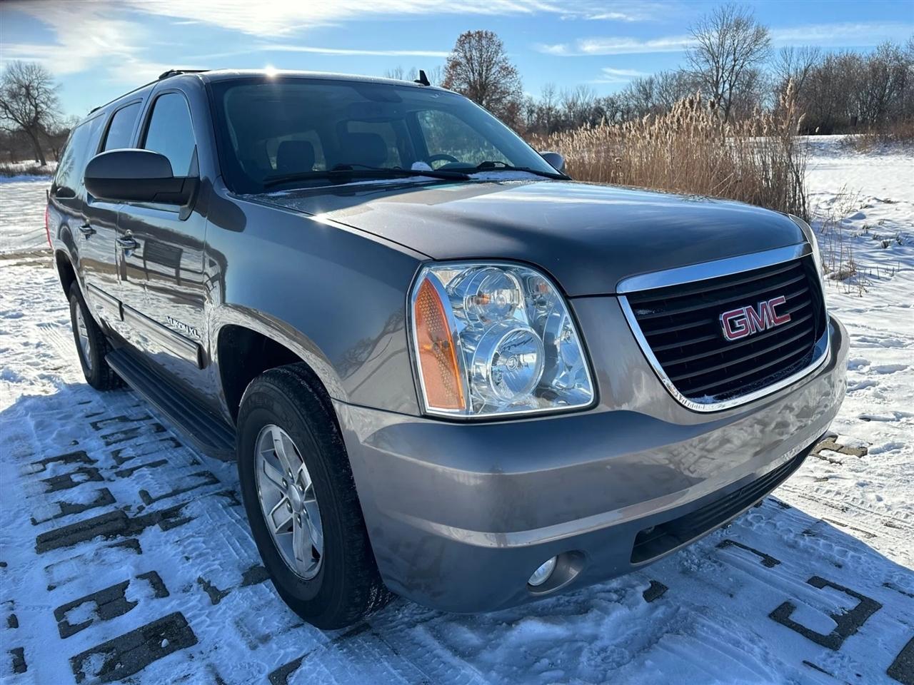 2014 GMC Yukon XL SLT Sport Utility 4D