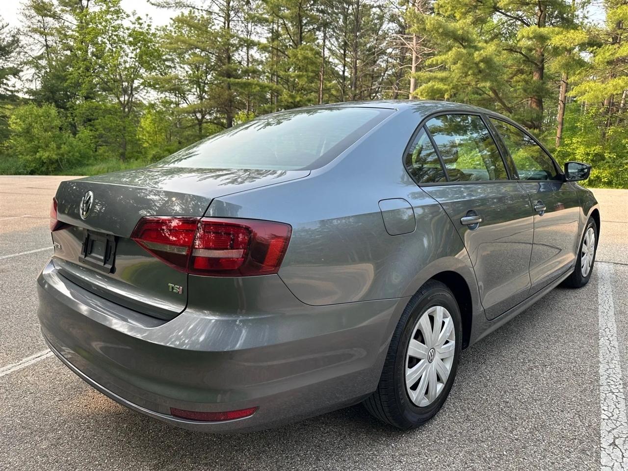 Volkswagen Jetta  2016