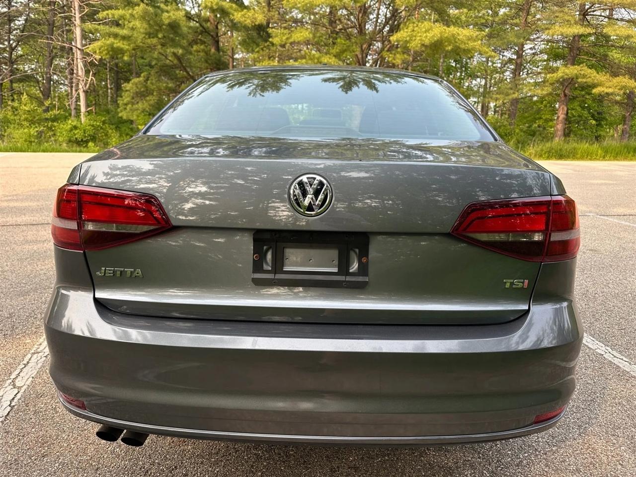 Volkswagen Jetta  2016