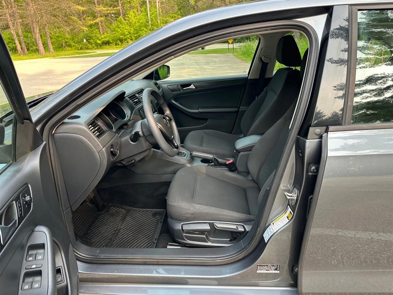 Volkswagen Jetta  2016