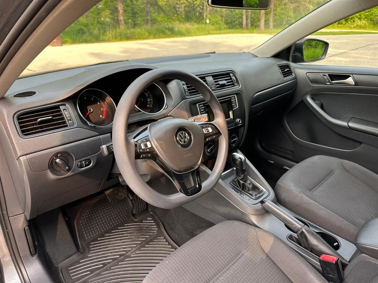 Volkswagen Jetta  2016