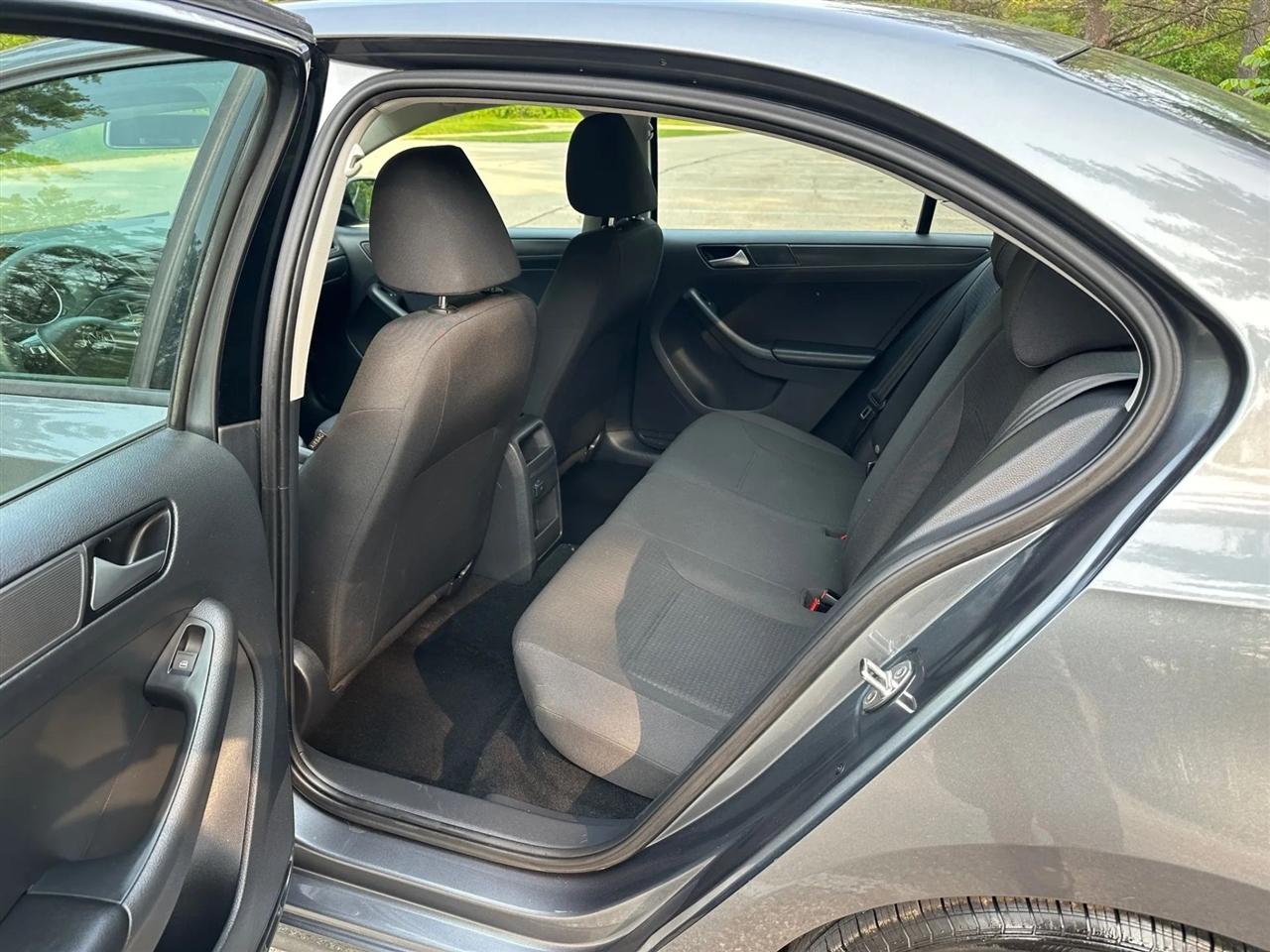 Volkswagen Jetta  2016