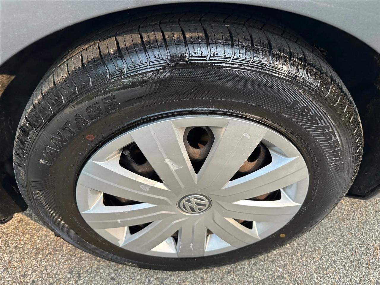 Volkswagen Jetta  2016