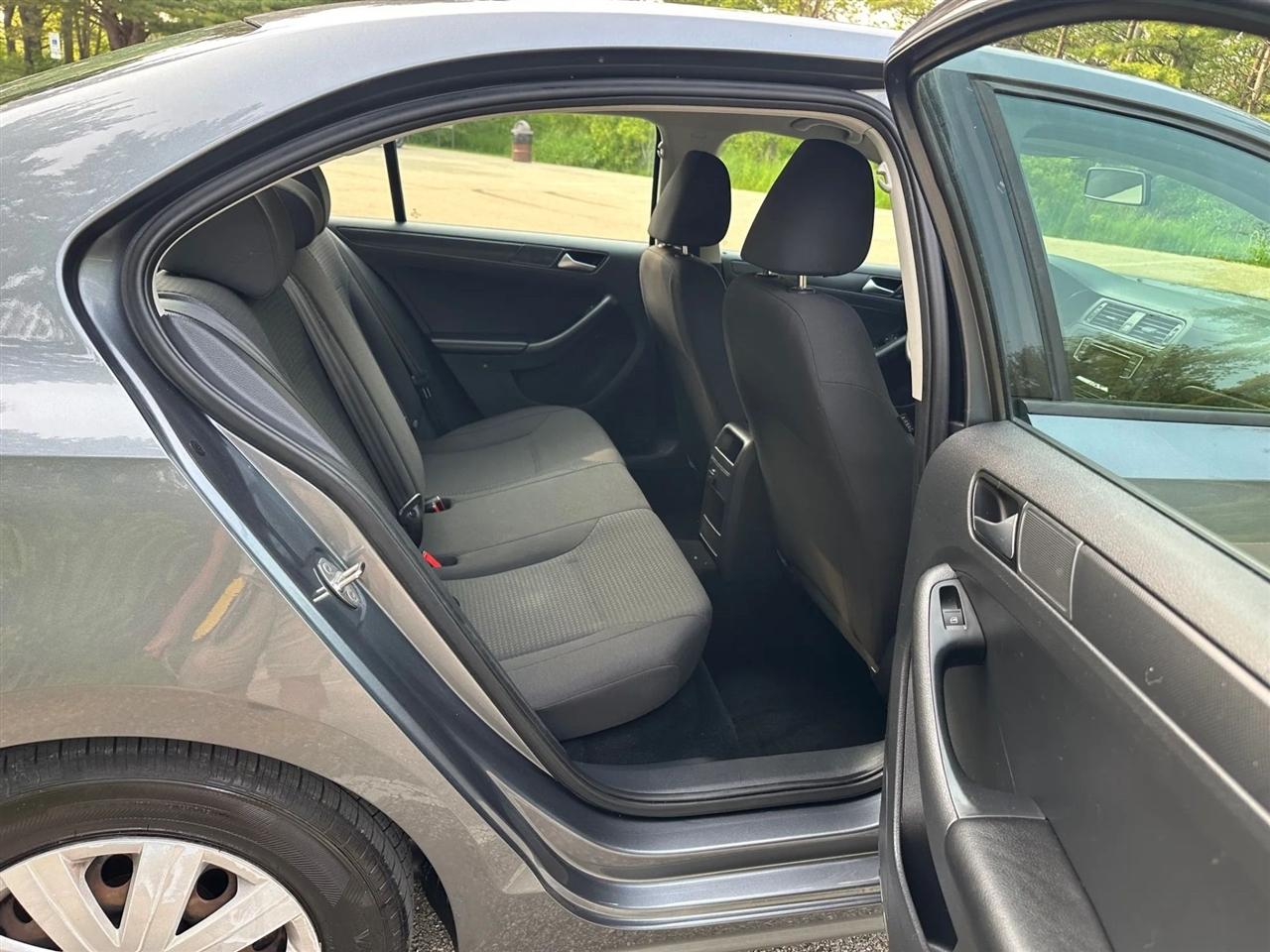 Volkswagen Jetta  2016