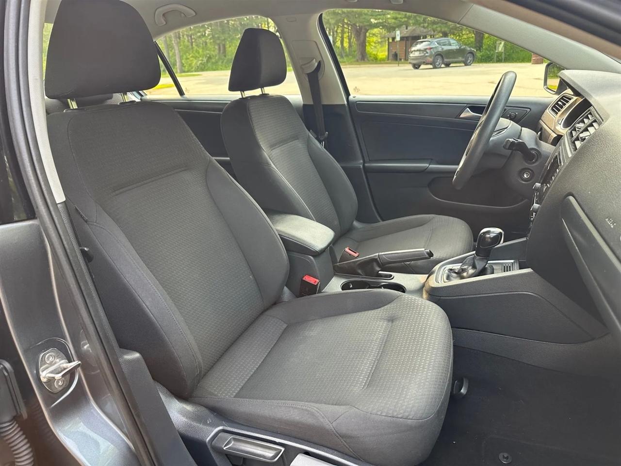 Volkswagen Jetta  2016