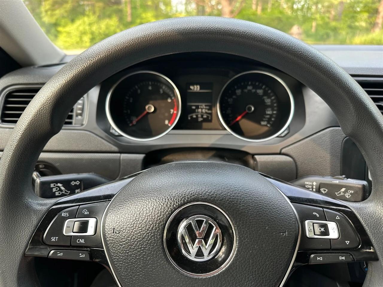 Volkswagen Jetta  2016