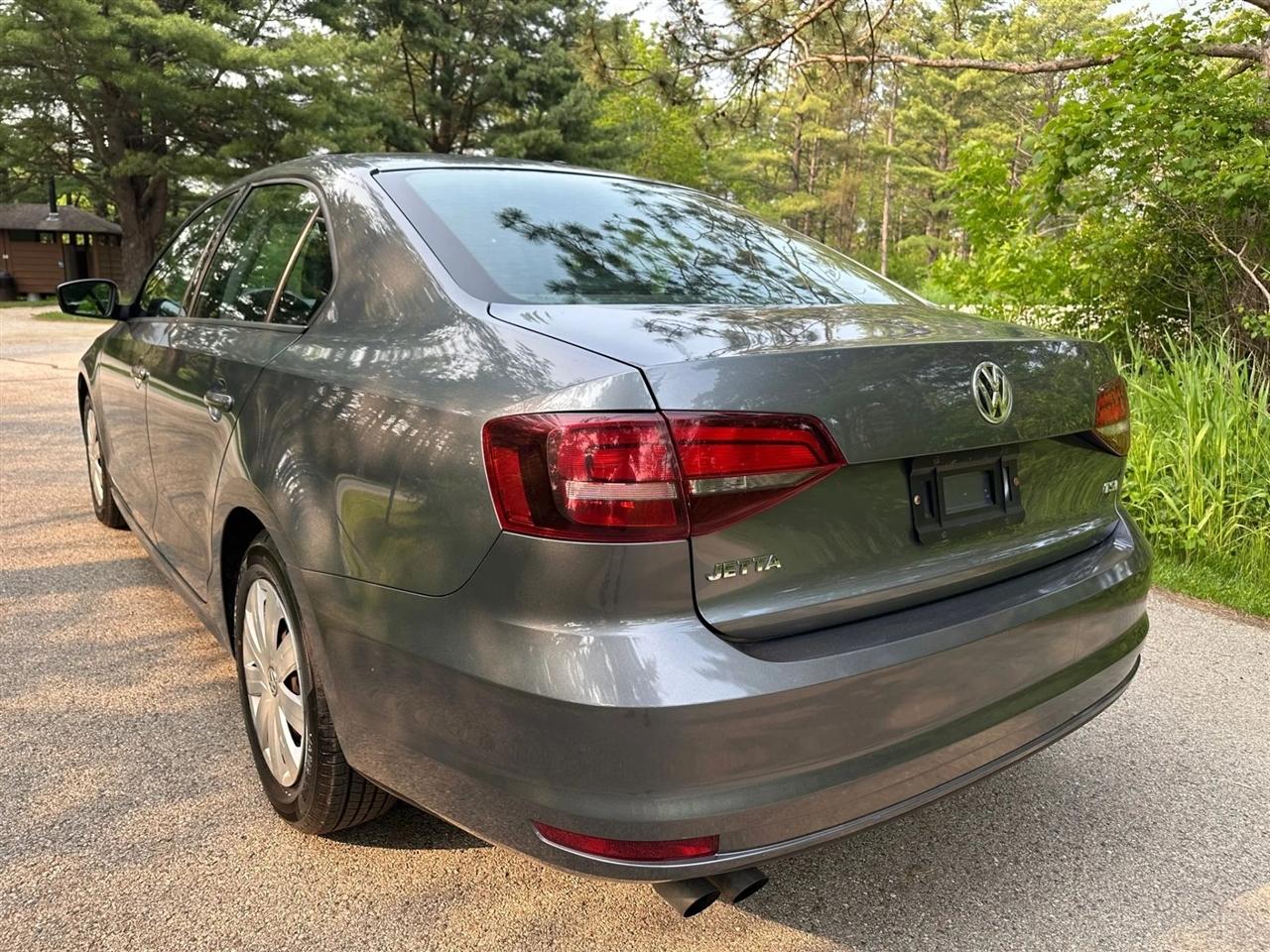Volkswagen Jetta  2016