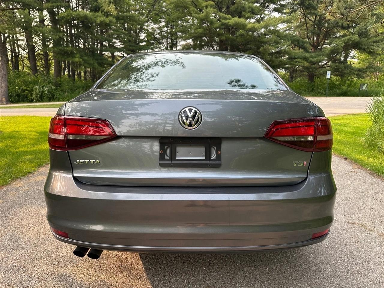 Volkswagen Jetta  2016
