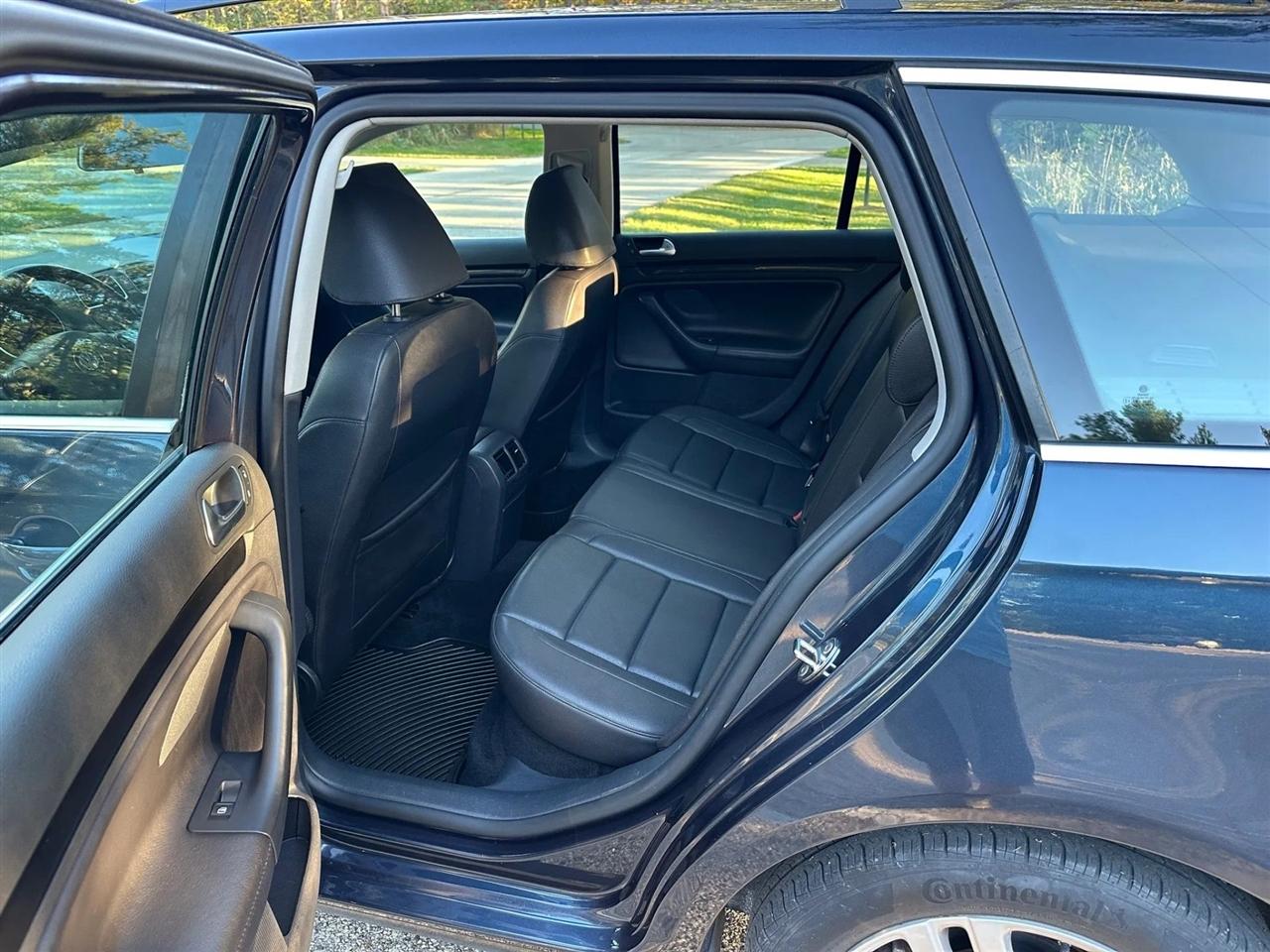 Volkswagen Jetta SportWagen  2010