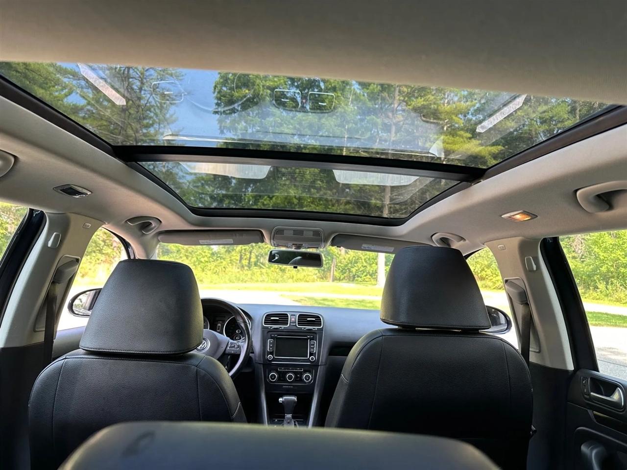 Volkswagen Jetta SportWagen  2010