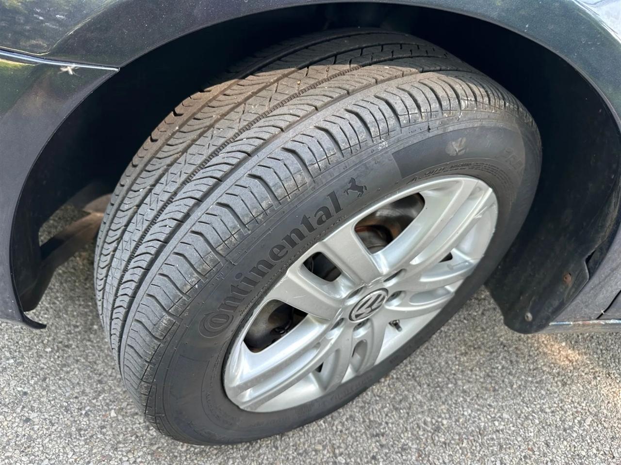 Volkswagen Jetta SportWagen  2010