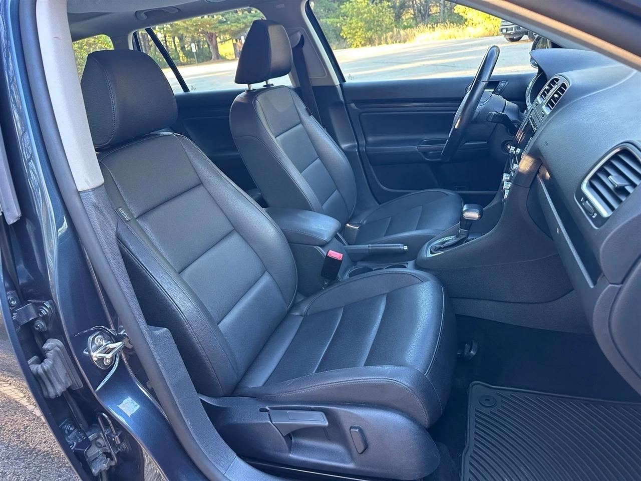 Volkswagen Jetta SportWagen  2010