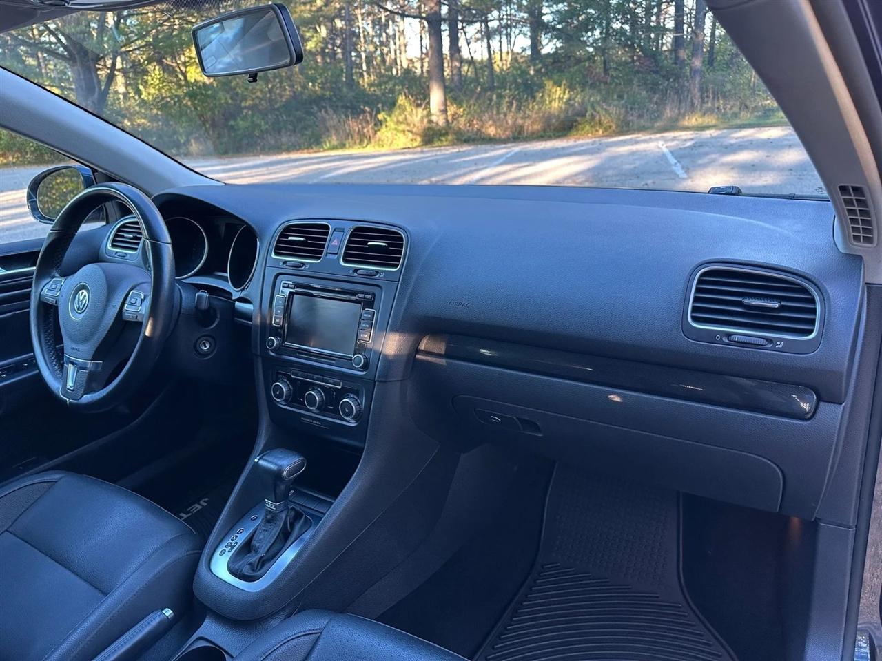 Volkswagen Jetta SportWagen  2010