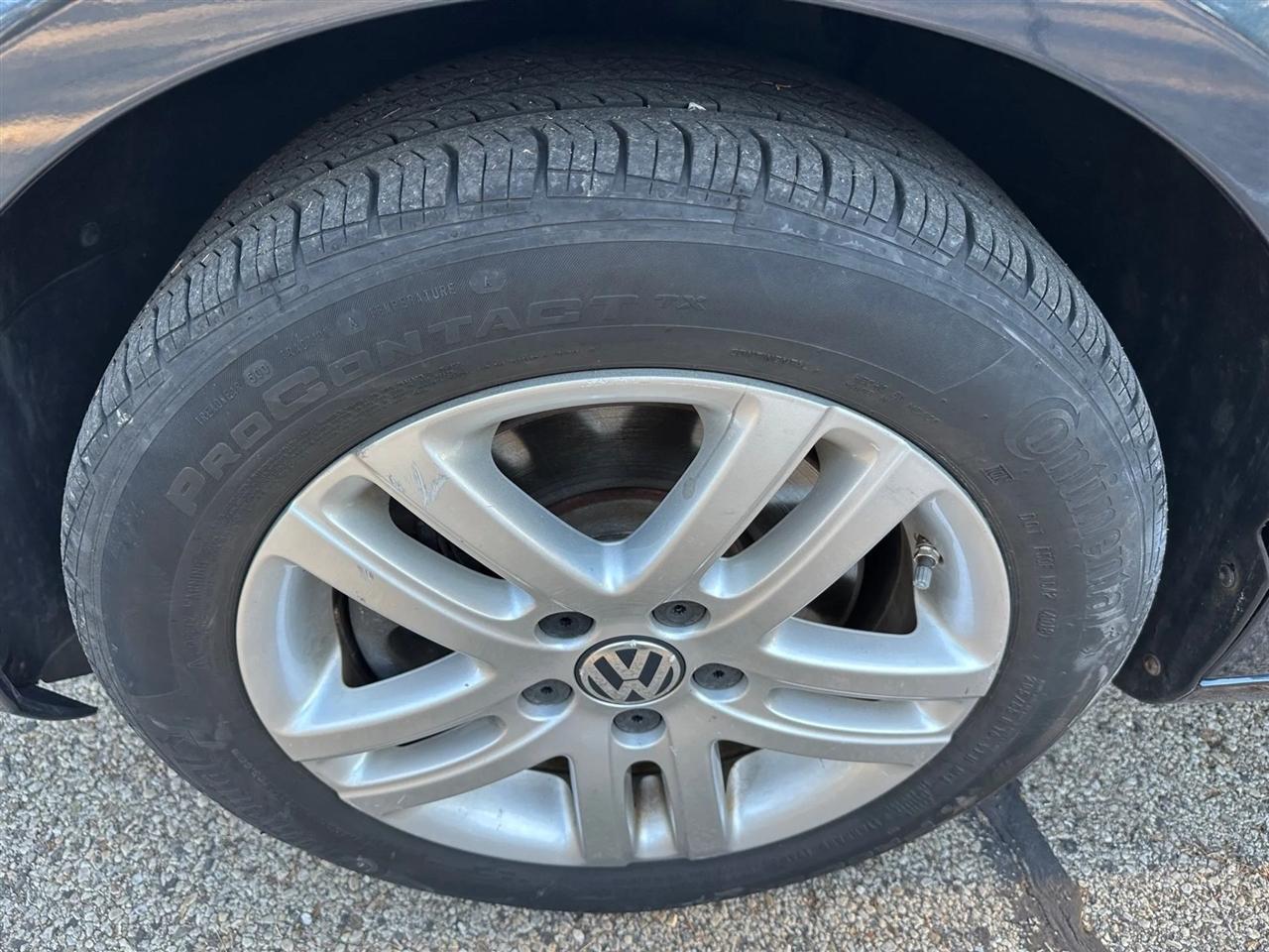 Volkswagen Jetta SportWagen  2010