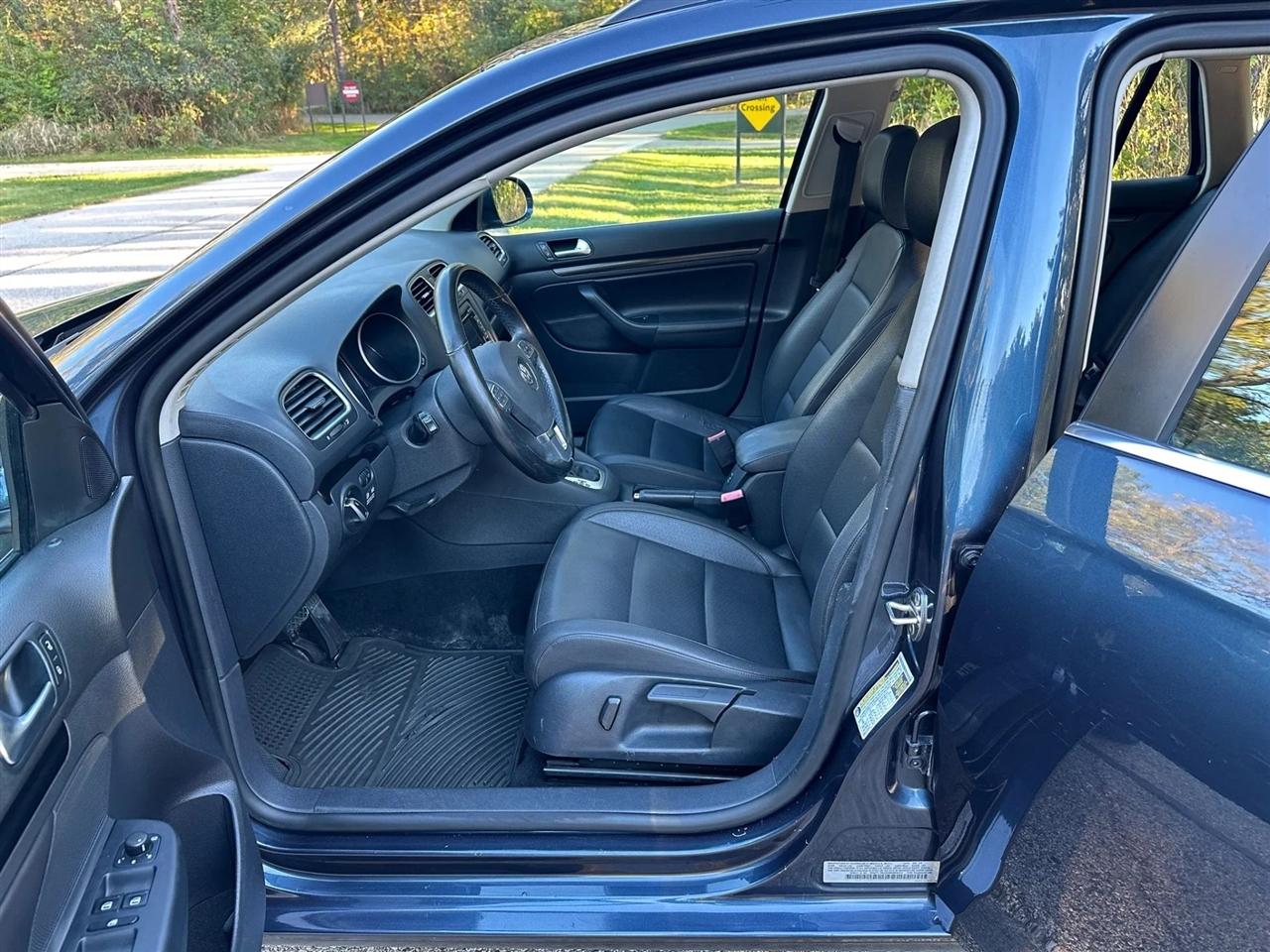 Volkswagen Jetta SportWagen  2010