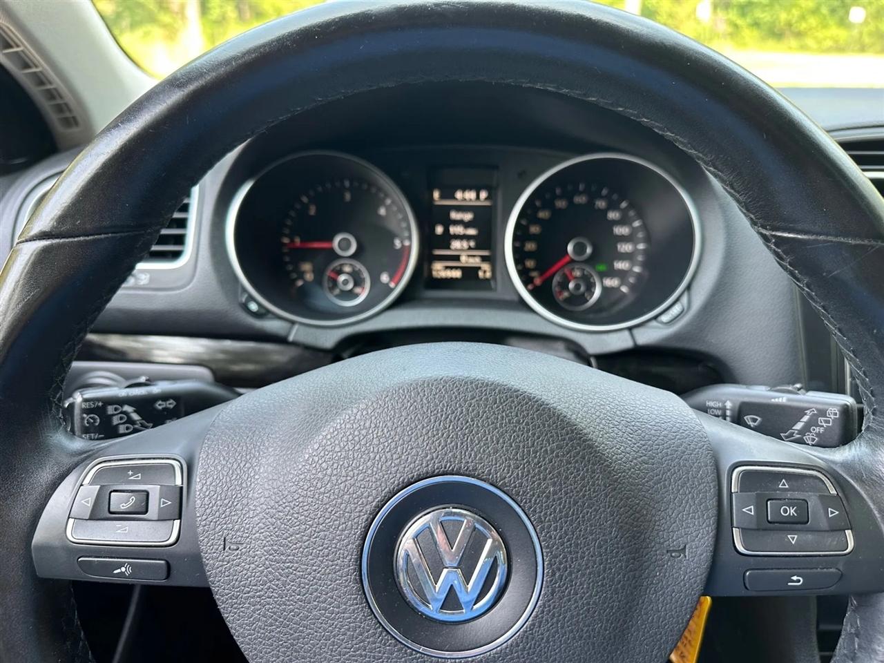 Volkswagen Jetta SportWagen  2010