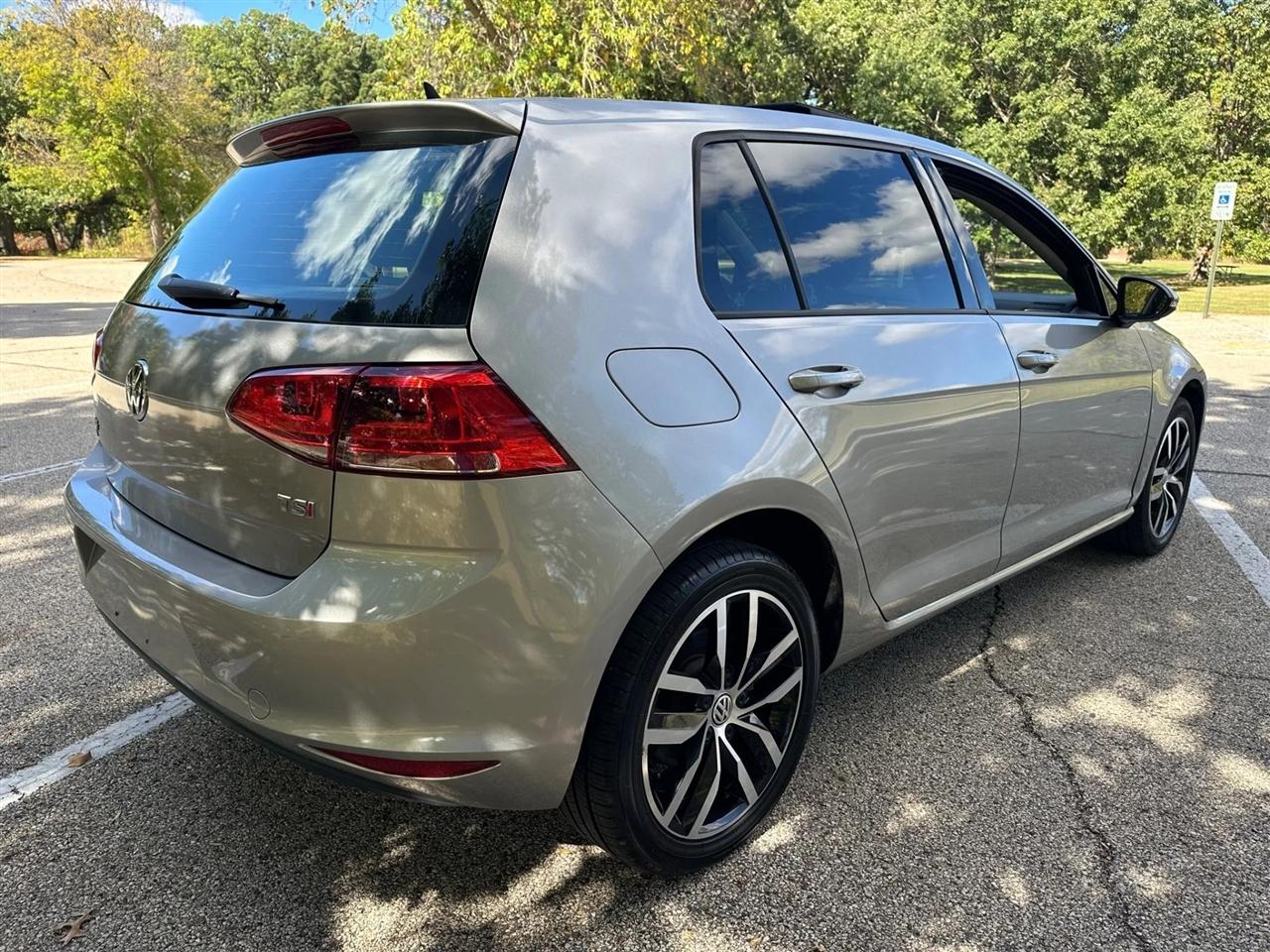 Volkswagen Golf  2017