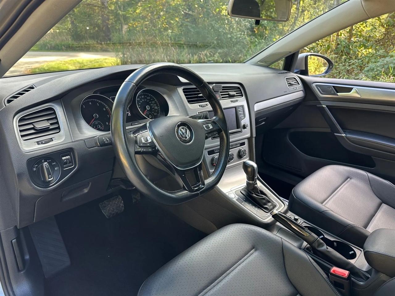 Volkswagen Golf  2017