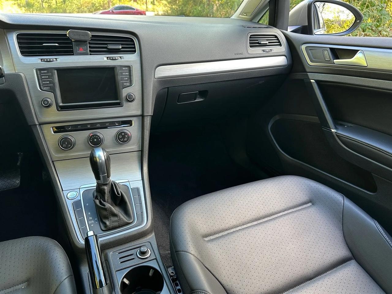 Volkswagen Golf  2017