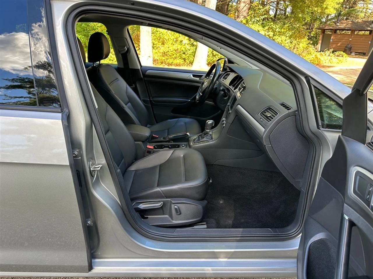 Volkswagen Golf  2017