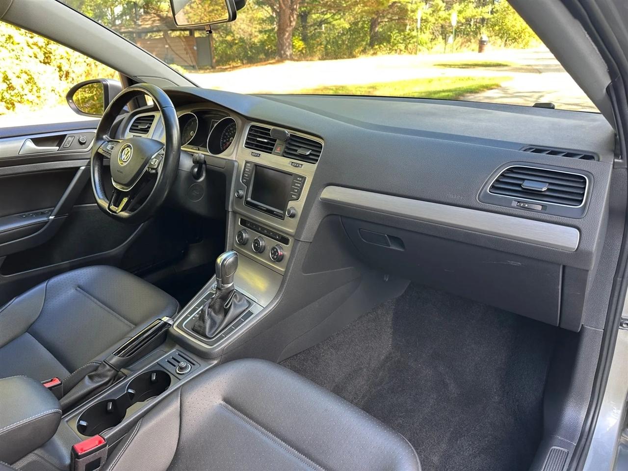 Volkswagen Golf  2017