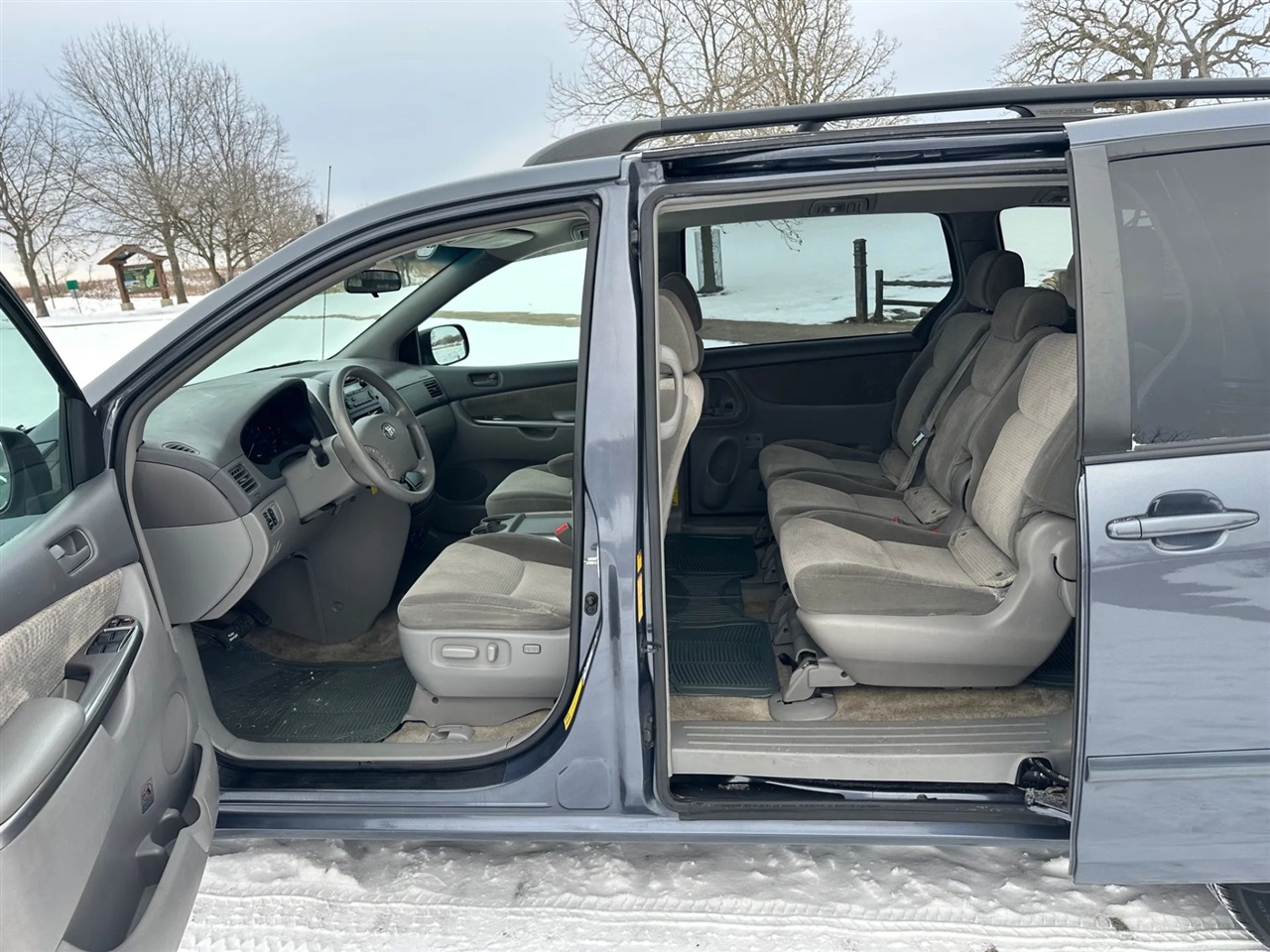 Toyota Sienna  2008
