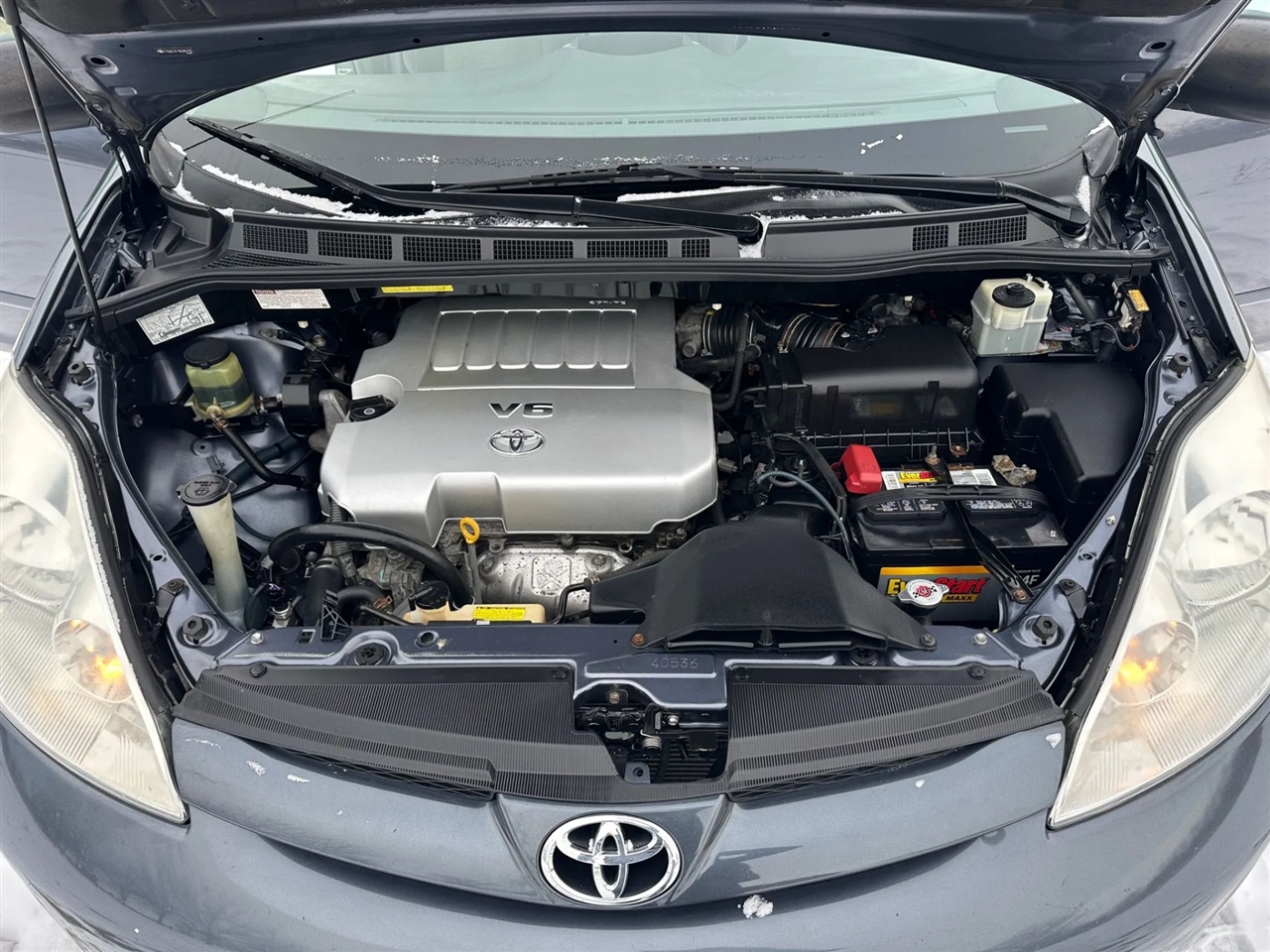 Toyota Sienna  2008