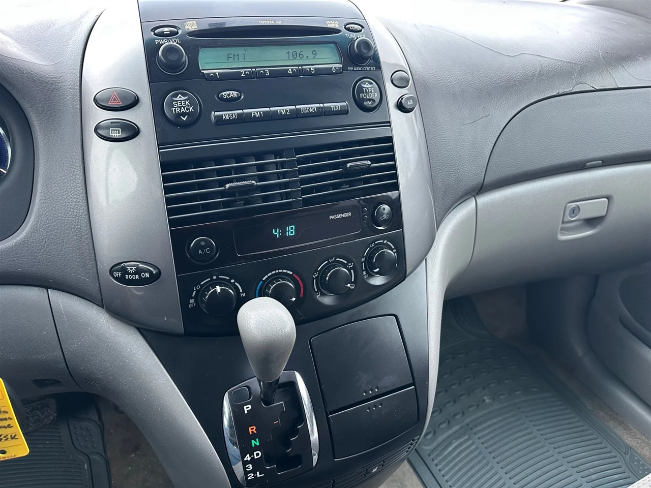 Toyota Sienna  2008