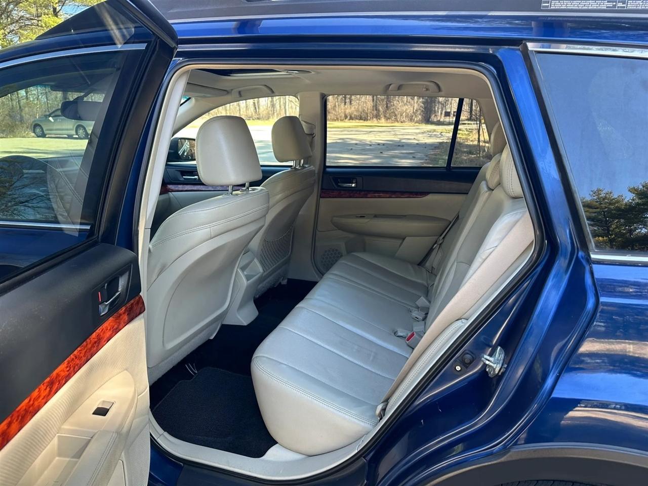 Subaru Outback  2010