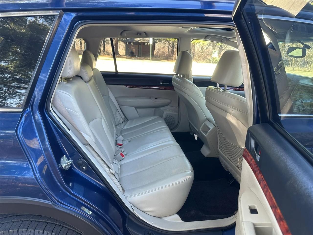 Subaru Outback  2010