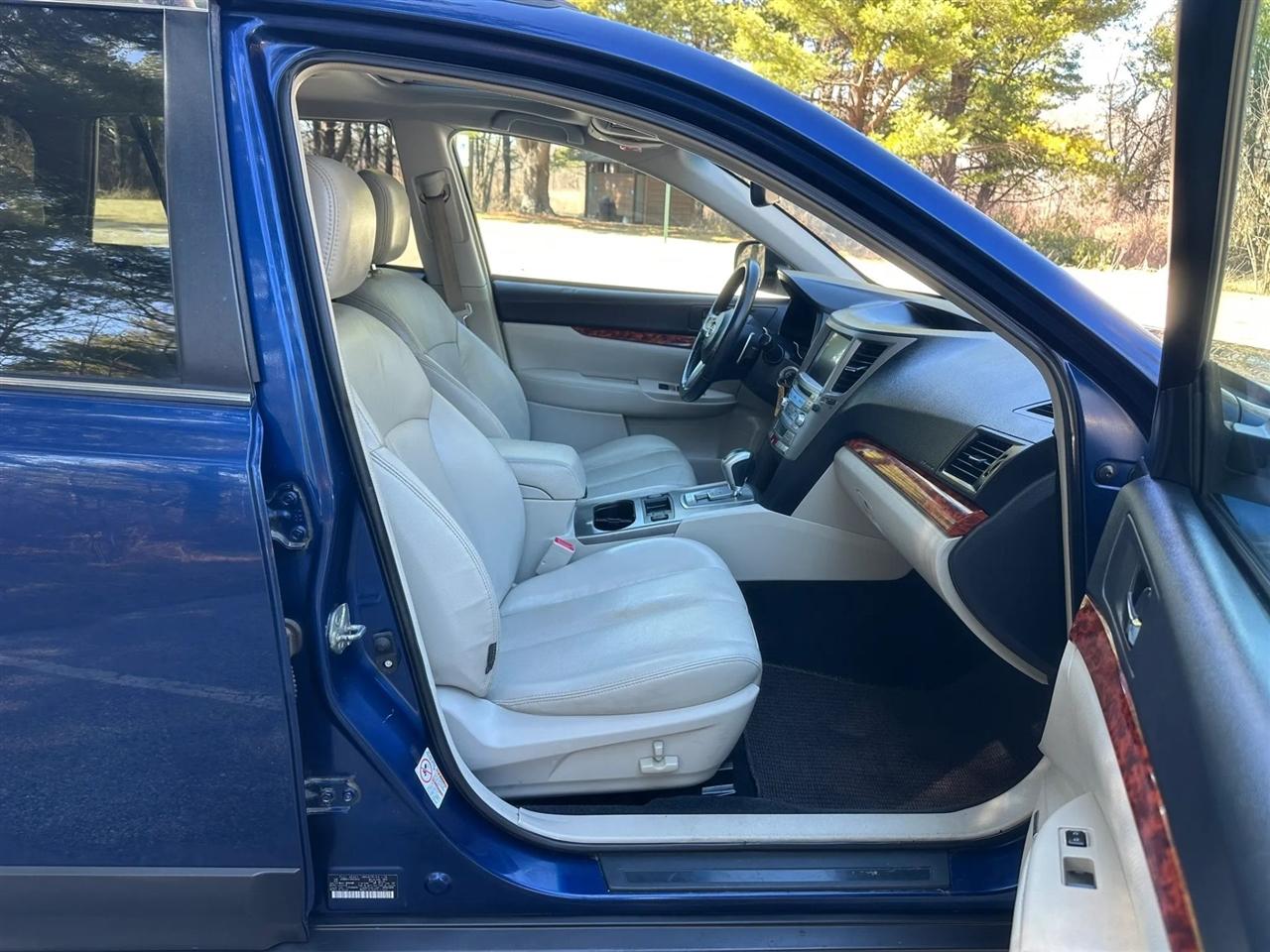 Subaru Outback  2010