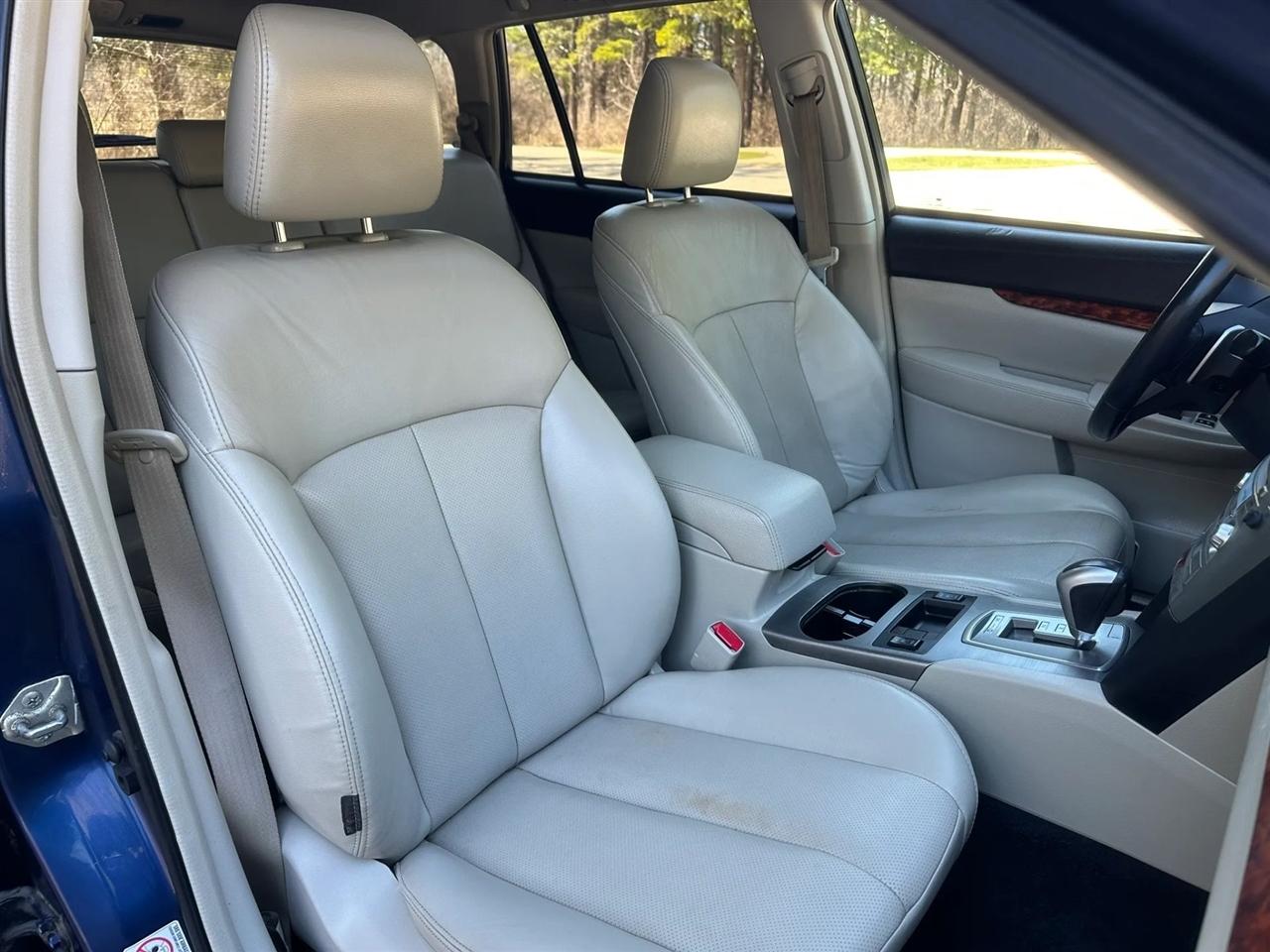 Subaru Outback  2010