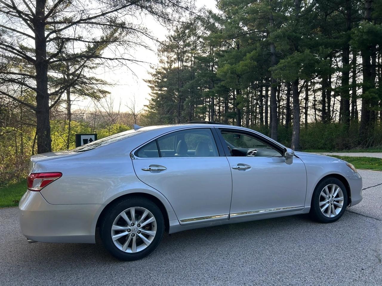 Lexus ES 350  2010