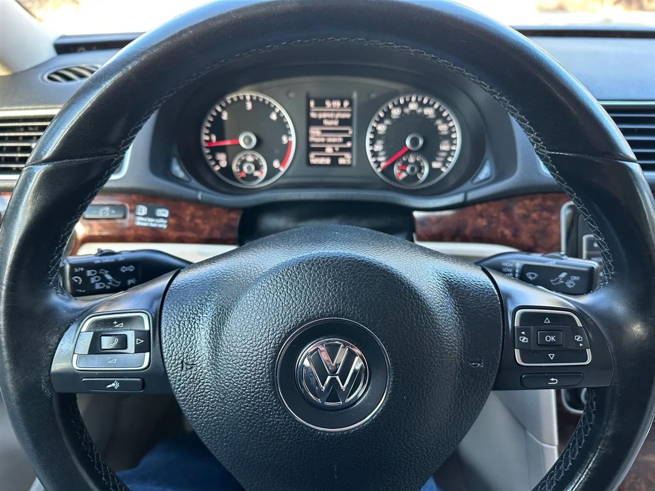 Volkswagen Passat  2013