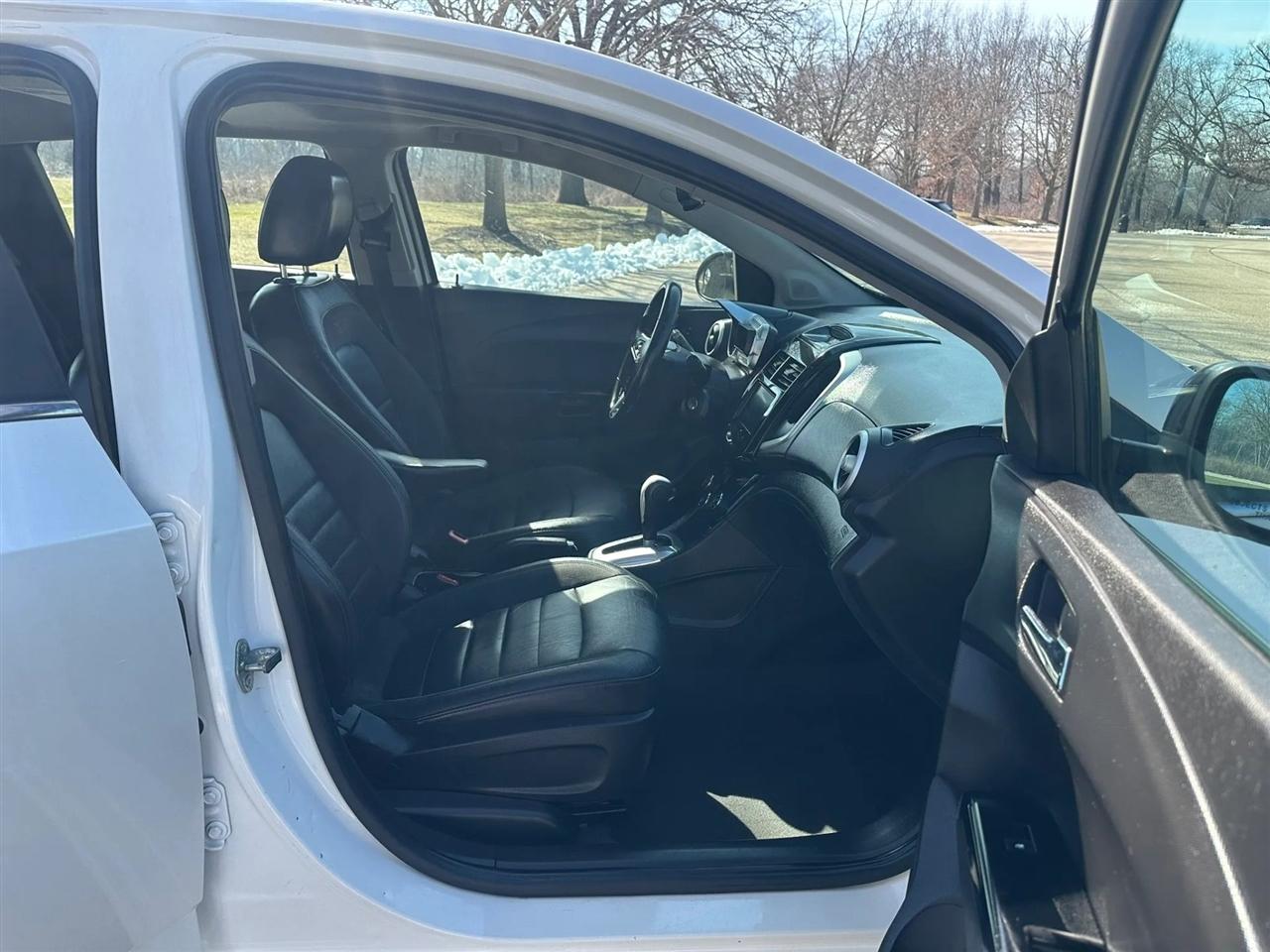 Chevrolet Sonic  2014