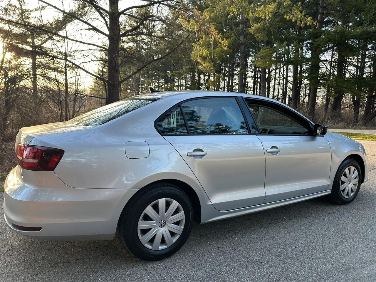Volkswagen Jetta  2016