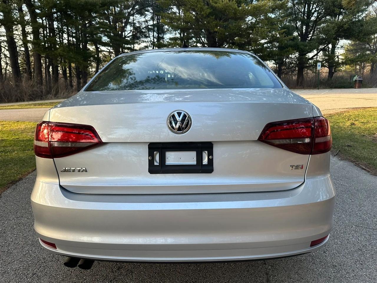 Volkswagen Jetta  2016