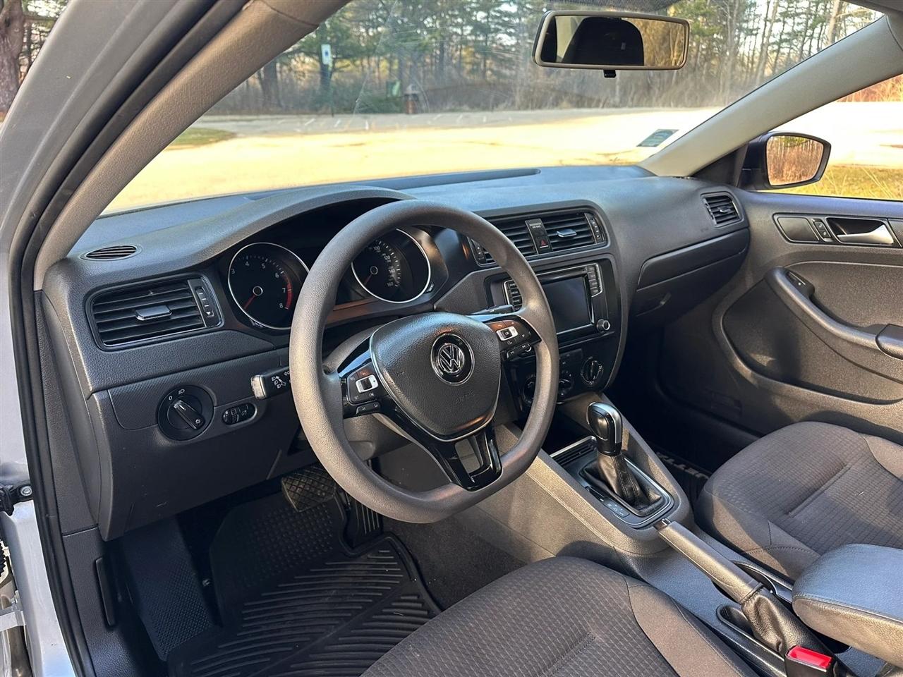 Volkswagen Jetta  2016