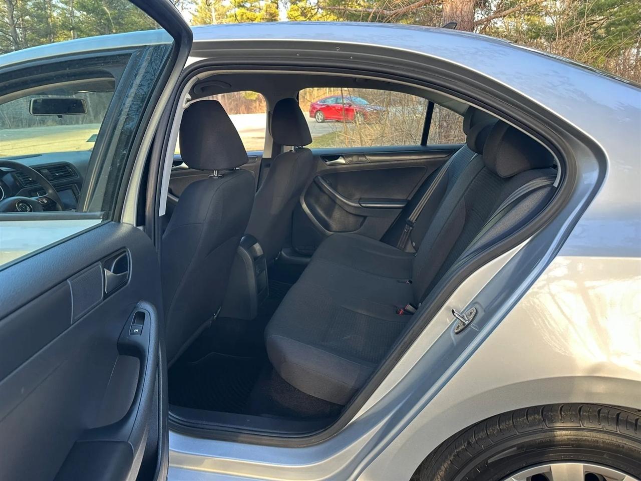 Volkswagen Jetta  2016