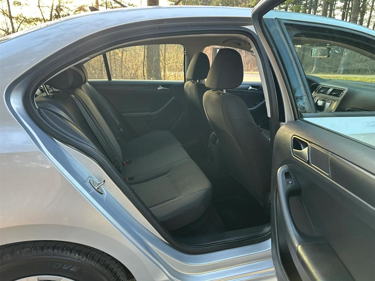 Volkswagen Jetta  2016