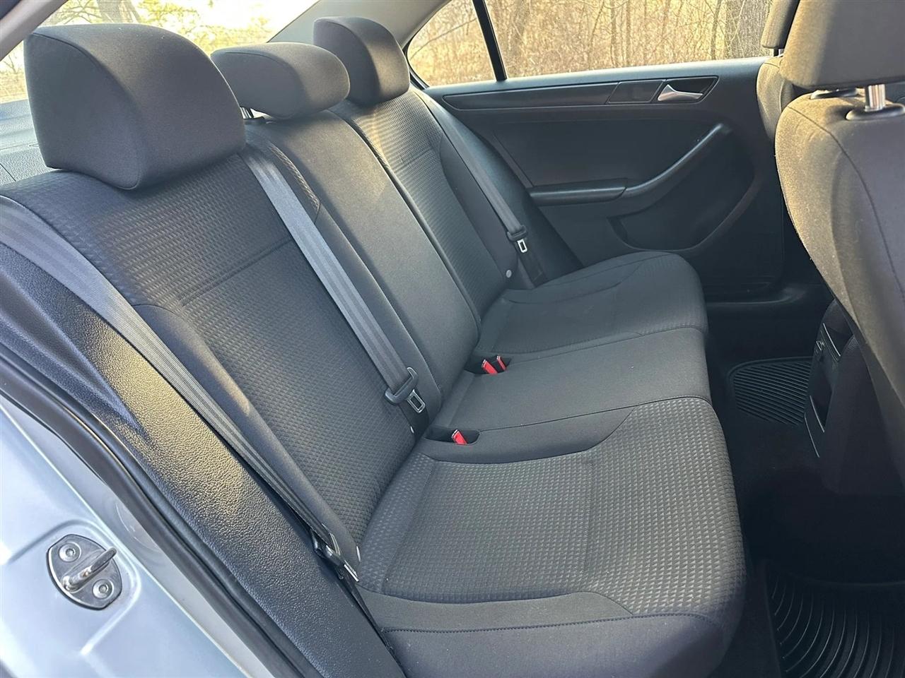 Volkswagen Jetta  2016