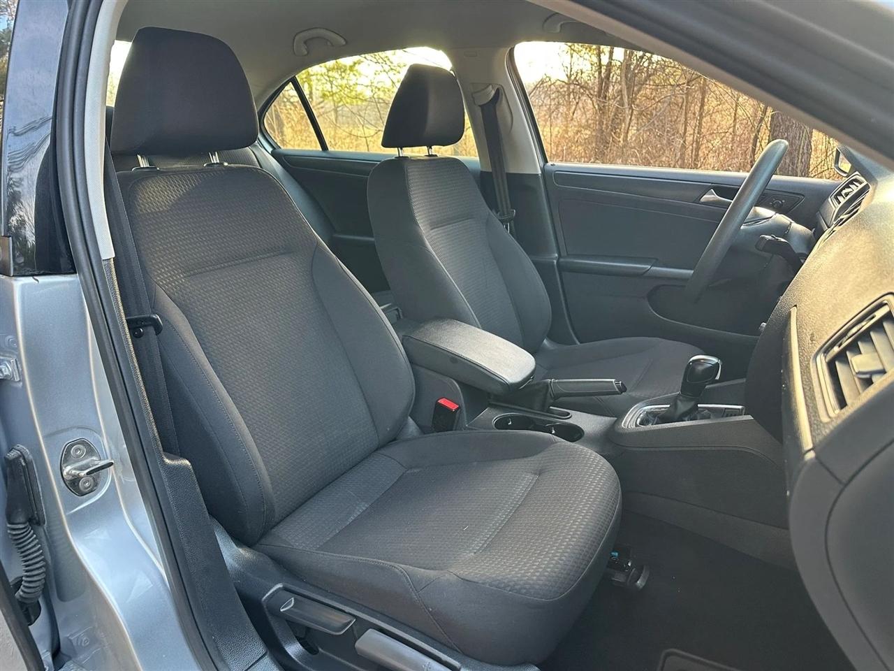 Volkswagen Jetta  2016