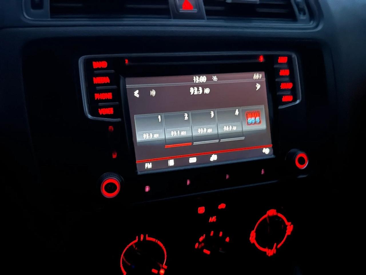 Volkswagen Jetta  2016