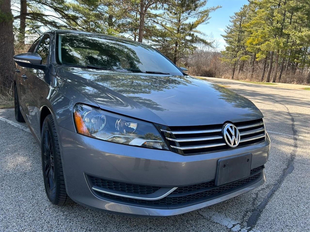 2012 Volkswagen Passat 2.5L S Sedan 4D