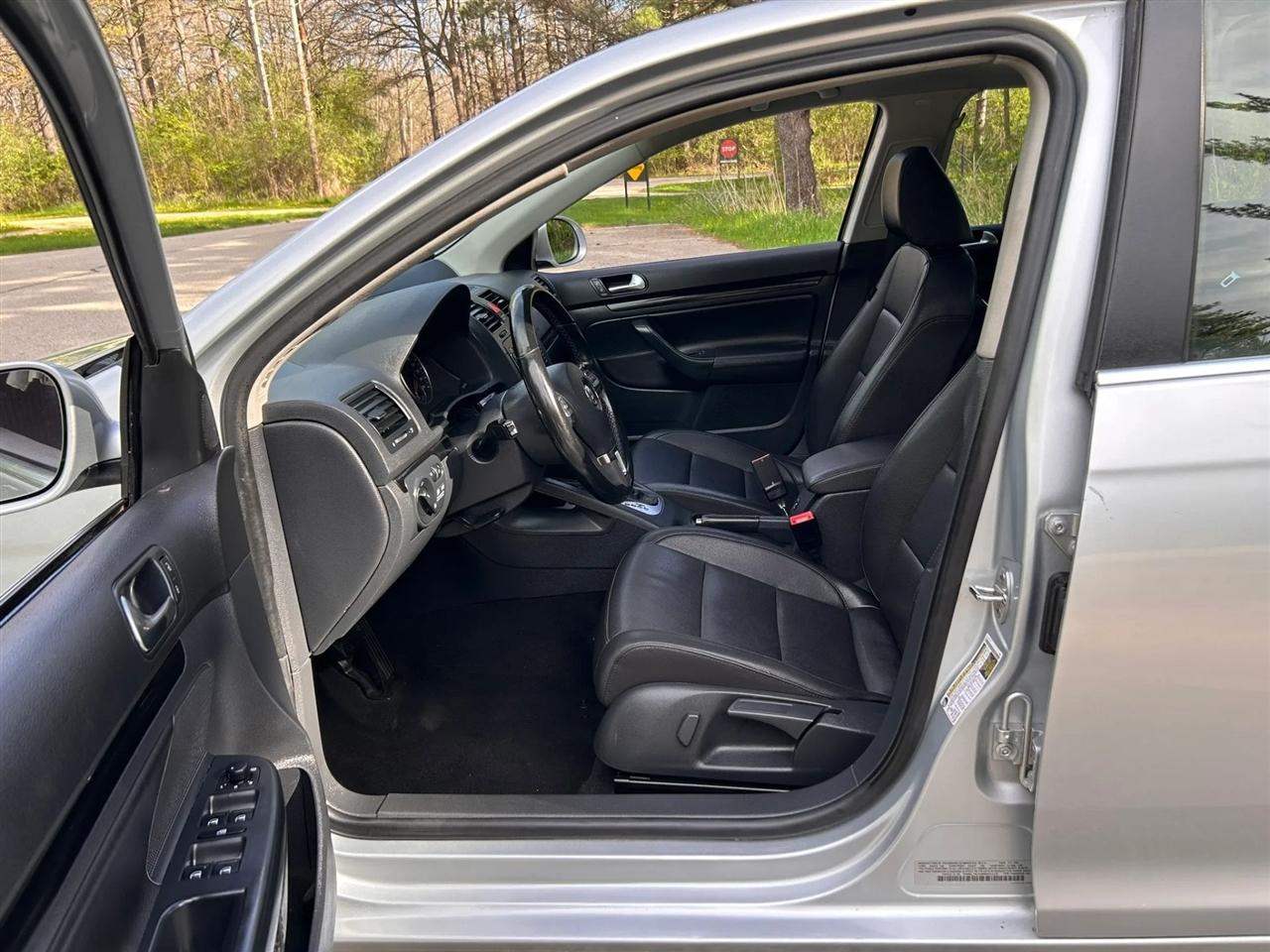 Volkswagen Jetta  2010